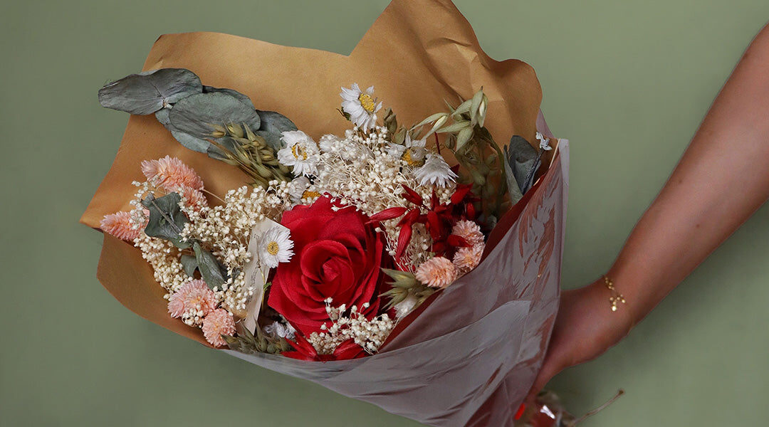 Romantic_red_rose_dried_flower_bouquet_valentines_day_rb30