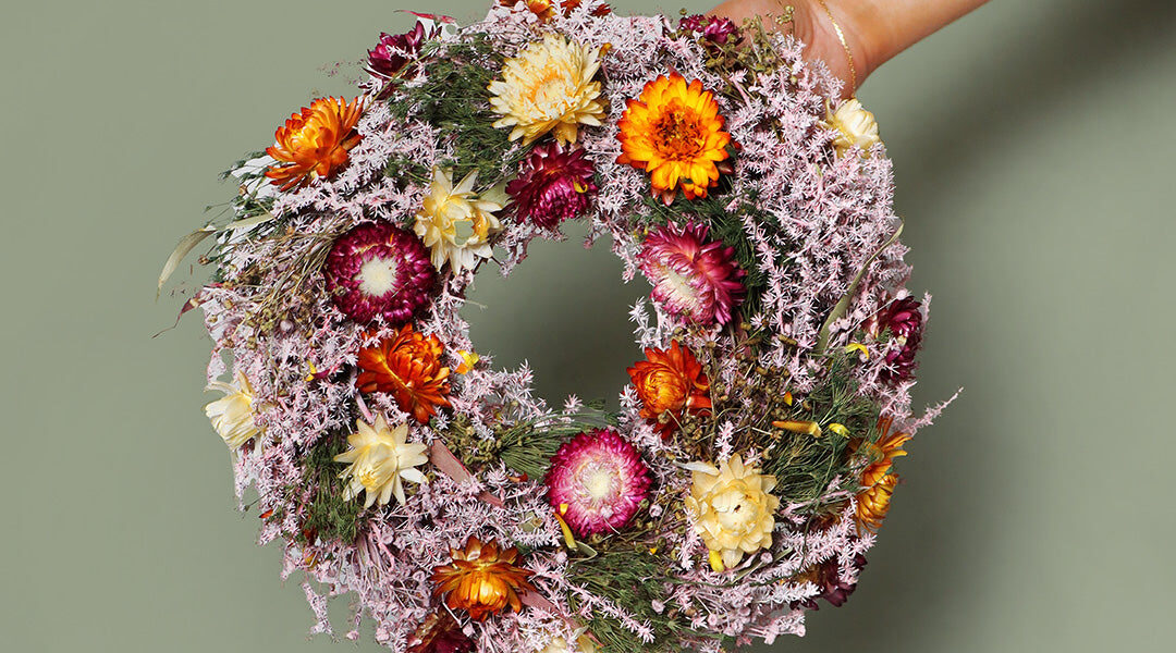 Small_dried_flower_wreath_pink_and_green_floral_wall_hanging_wrh Mul